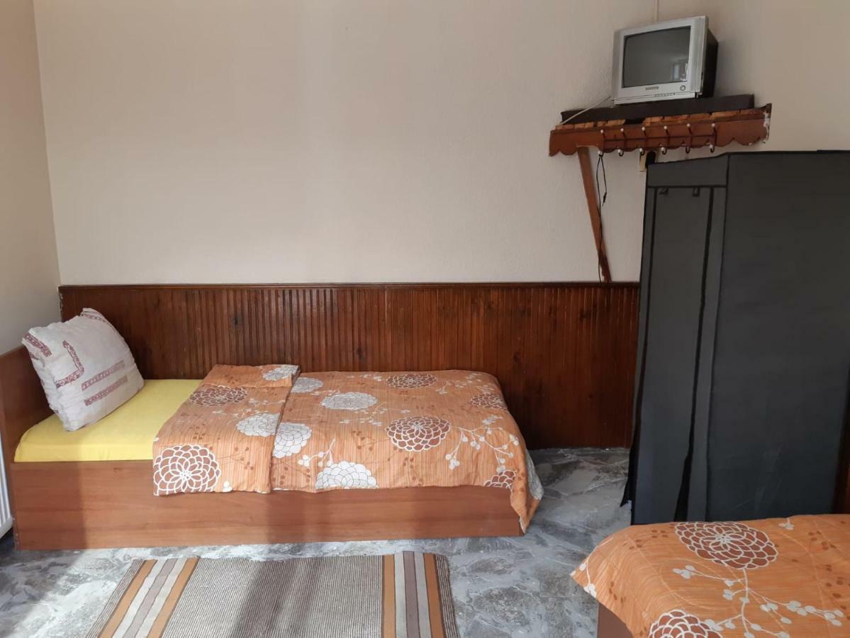 Byala Kista Apart Isperikh ภายนอก รูปภาพ